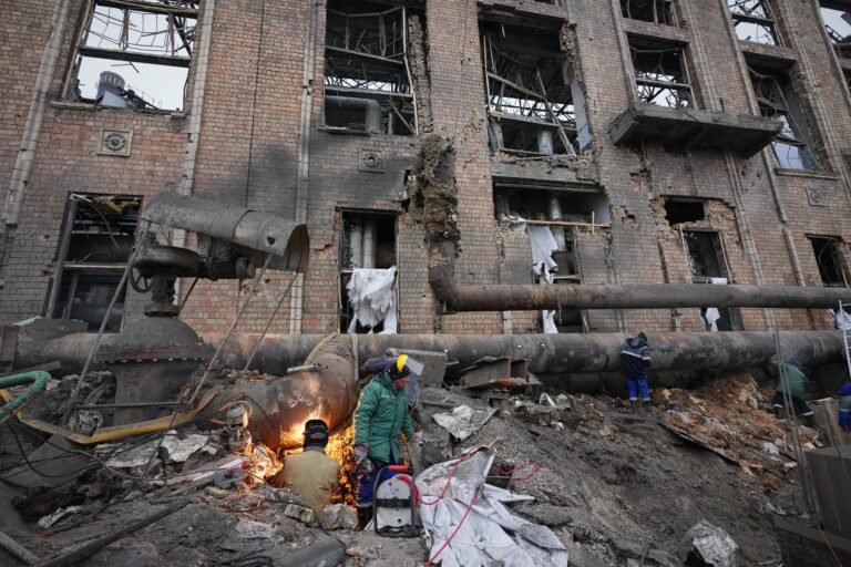 Si no se cumple, es probable que el gobierno del presidente Donald Trump presione a Kiev y Moscú para que lo hagan