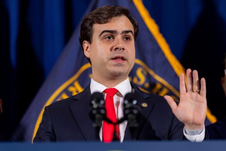 La gobernadora lideró la primera reunión del grupo de trabajo creado mediante orden ejecutiva