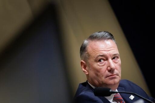 Todd Lyons, jefe interino de ICE, también atendió interrogatorios sobre las máscaras de los oficiales y un posible cierre del DHS