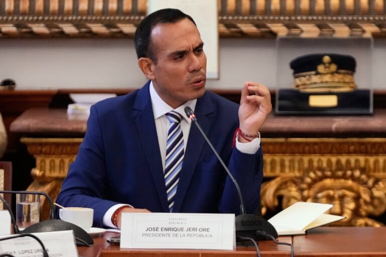 José Jerí se ha visto envuelto en varias polémicas por encuentros semiclandestinos con empresarios chinos contratistas del Estado