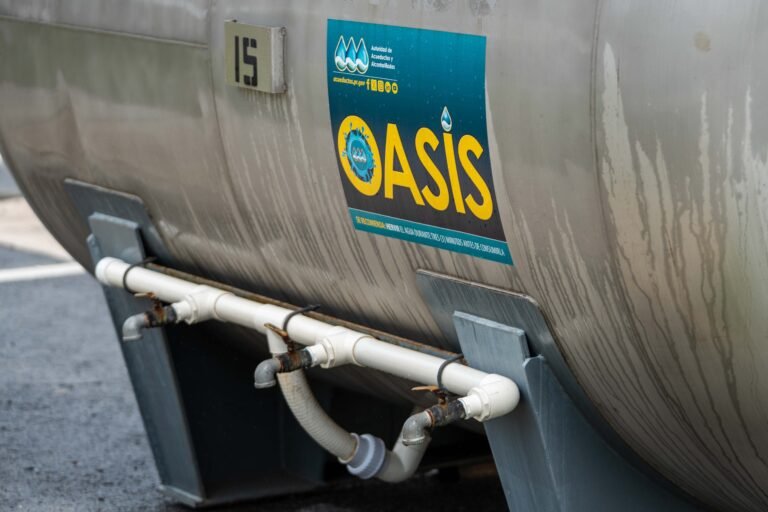 Las áreas afectadas comenzaron desde temprano en la noche del viernes a ver el servicio reestablecido