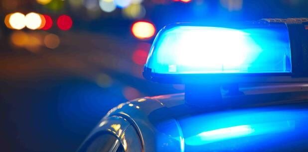 El sospechoso pidió ver una bandeja de joyería y se fue corriendo con la mercancía