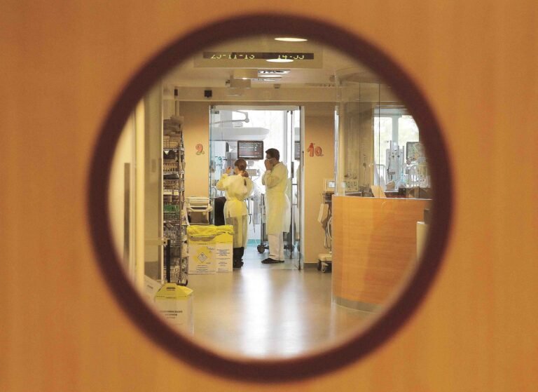 La joven, de 24 años, padece de paraplejia: este es su caso