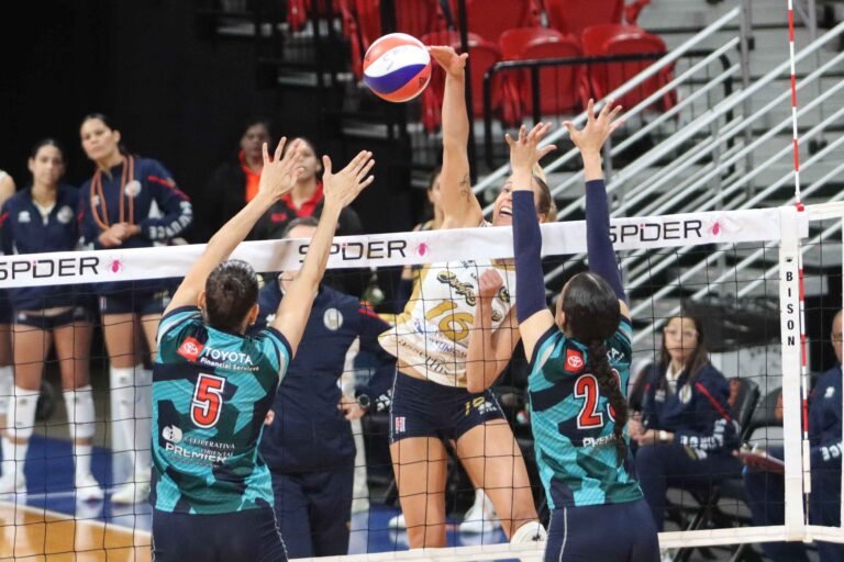 El sexteto crustáceo estuvo a dos puntos de perder en tres parciales y terminó sacando un triunfo en cinco