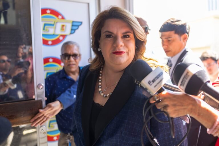 La gobernadora aún espera el análisis que realiza el DTOP sobre las irregularidades administrativas que se imputan a un centro de inspección propiedad de la familia de Ciary Pérez Peña