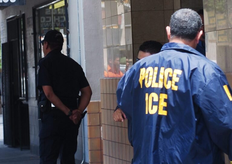 La fiscalía alegó que una de las abogadas de defensa llevaba una camiseta con mensajes alusivos a derechos civiles