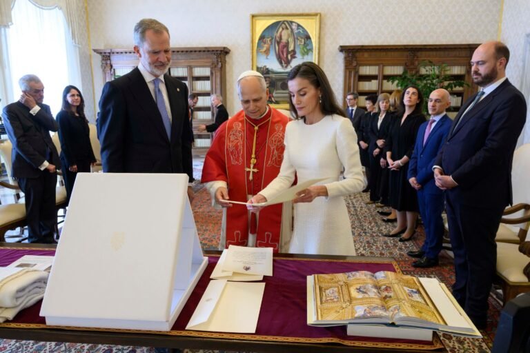 Entre los puntos abordados durante la visita se destacó el viaje que el pontífice tiene previsto realizar al país en junio