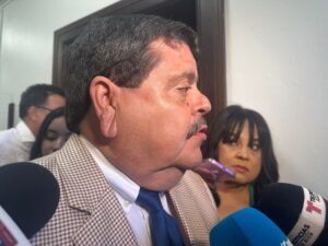 Los familiares de la ahora exsecretaria de la Vivienda fueron citados nuevamente a una vista en la Cámara de Representantes, a la que ninguno de los otros centros de inspección señalados acudió este viernes