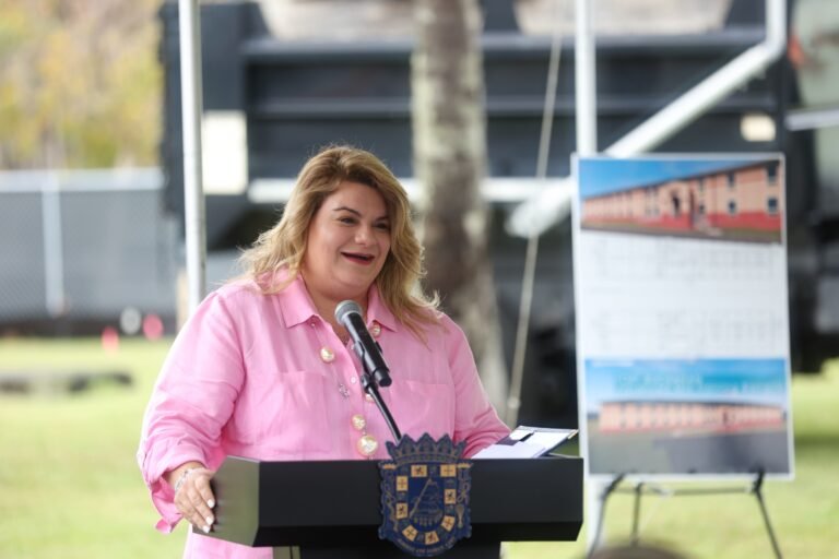 La gobernadora dijo que el secretario de la gobernación Francisco Domenech asistirá a la vista convocada por el Senado