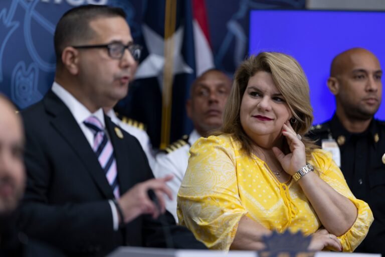 La gobernadora había adelantado que podría separarlo de sus funciones mientras se investigan los señalamientos