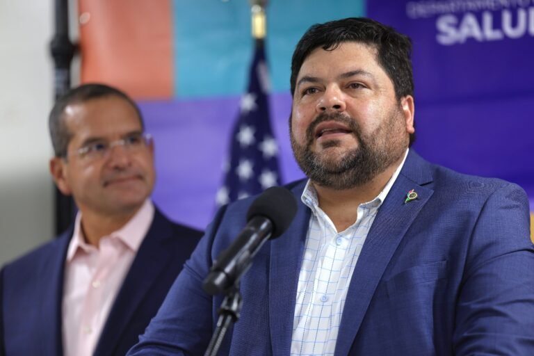 El exsecretario de Salud hizo constar, en una declaración jurada, detalles de una reunión con ambos, en 2024, a solo horas de que comenzara la Comisión Total con el secretario de la Gobernación