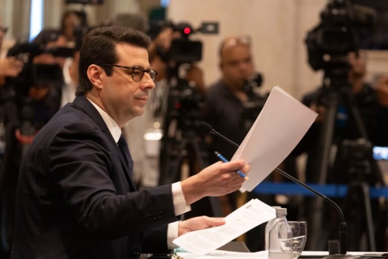 El secretario de la Gobernación se amparó en el “privilegio ejecutivo” para no abordar las razones de la determinación contra el senador penepé