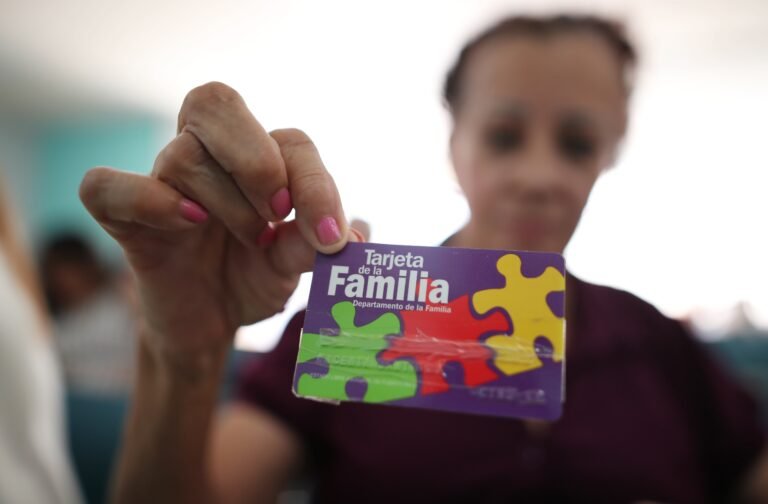 Luis Xavier Acevedo Cruz, de 42 años, enfrenta cargos por maltrato a persona de edad avanzada