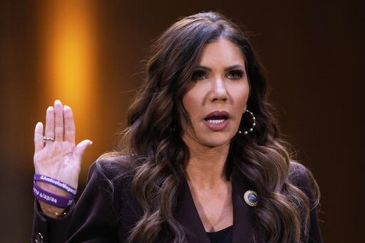 La secretaria de Seguridad Nacional compareció por primera vez ante el Senado desde las muertes de manifestantes en Minneapolis