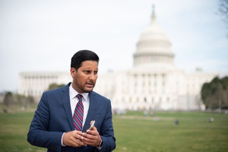 El ayuntamiento indicó que Dan Santiago se encuentra bajo monitoreo médico constante con un “cuadro de salud delicado”