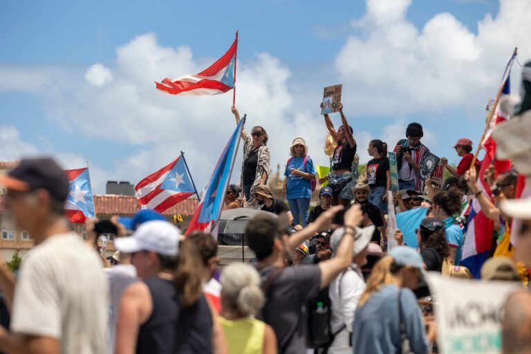 La marcha en oposición a la construcción del megaproyecto hotelero y de vivienda partió desde el Parque Sixto Escobar hasta La Fortaleza