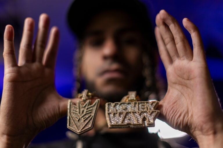 El exponente de música urbana se declaró culpable en febrero por un cargo de posesión de un arma alterada