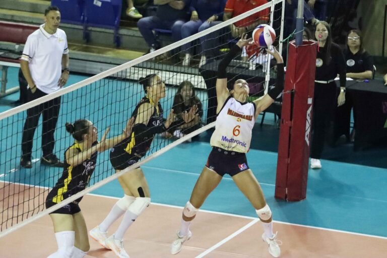 Las Valencianas resisten y se llevan un duelo de infarto para seguir con opciones de avanzar