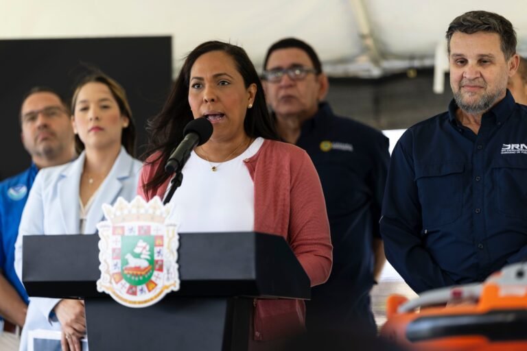 La secretaria de Estado dijo que la Junta de Supervisión Fiscal evalúa propuestas, que no precisó