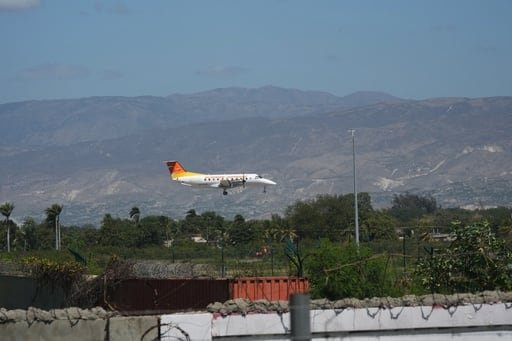 La FAA prolongó hasta el 3 de septiembre la restricción de viajes aéreos a Puerto Príncipe
