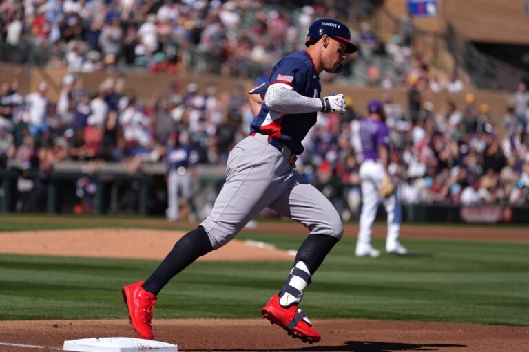 Estados Unidos, favorito en el torneo, despachó a los Rockies de Colorado, 15-1, para terminar sus fogueos en Arizona