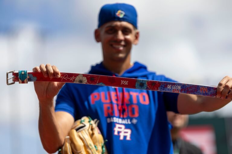 El campocorto estrella de los Mets obsequió correas personalizadas a los peloteros de Puerto Rico, luego de quedar fuera de la edición 2026