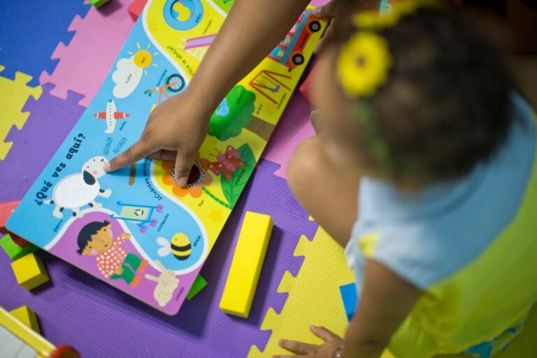 Nuevo estudio del Instituto del Desarrollo de la Juventud urge al gobierno a mejorar el ecosistema de apoyo a madres y padres ante la brecha entre oferta y demanda