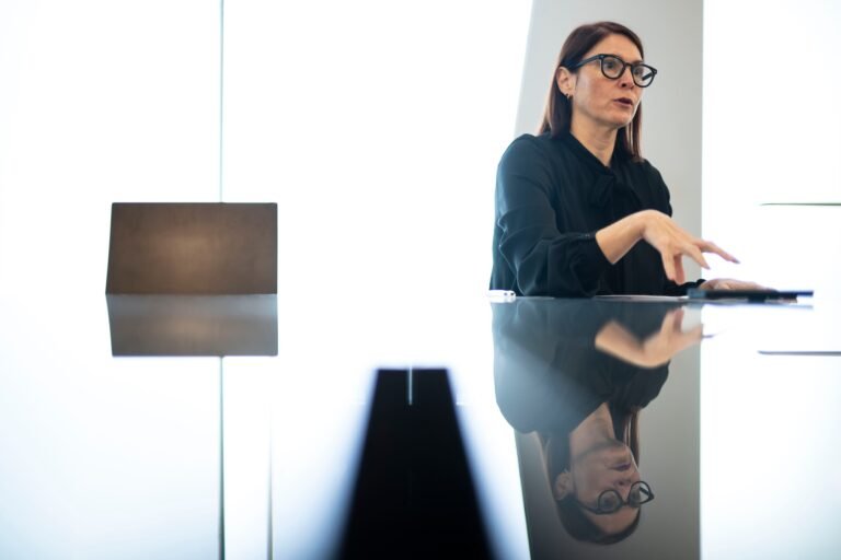 El proyecto de administración busca que el gobierno publique los cambios en reglamentos en una plataforma digital y obvia la divulgación en medios de circulación general