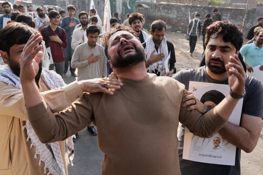 Manifestantes protagonizaron violentos enfrentamientos en Karachi