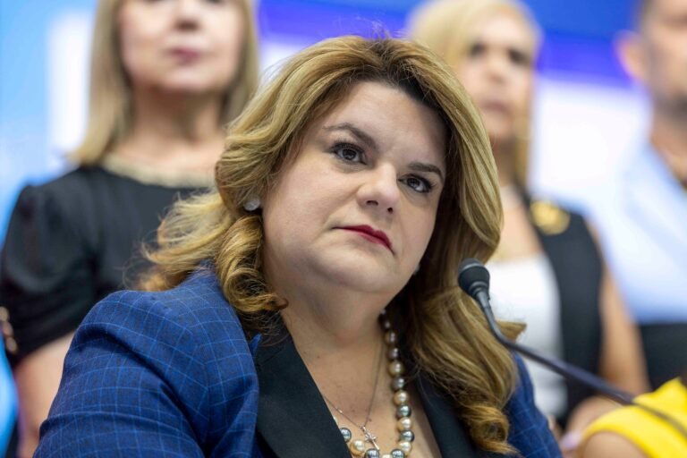 El proyecto de ley, de Thomas Rivera Schatz, incorpora una nueva modalidad del sufragio adelantado para electores de 50 años o más