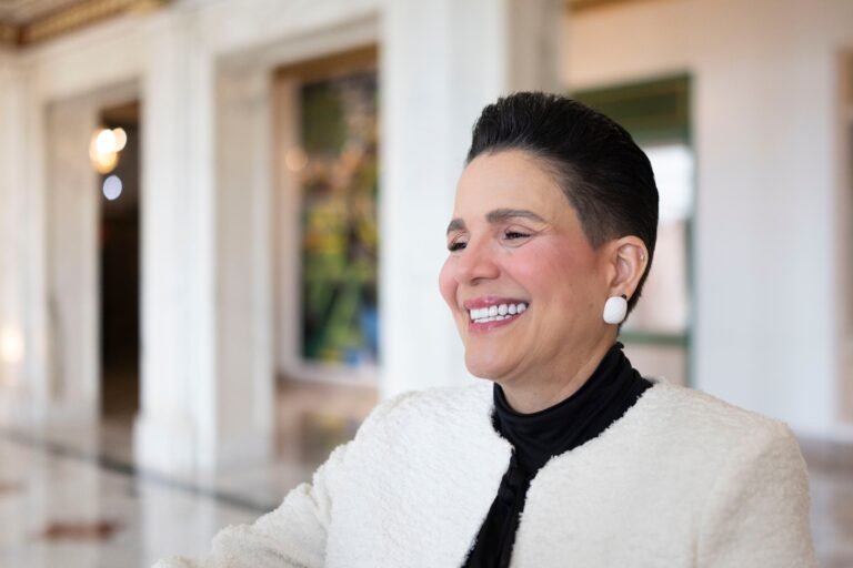 Los cambios, efectuados luego de un referido del representante Héctor Ferrer ante la OEG, eliminan de la lista de tareas las referencias al Departamento de Justicia