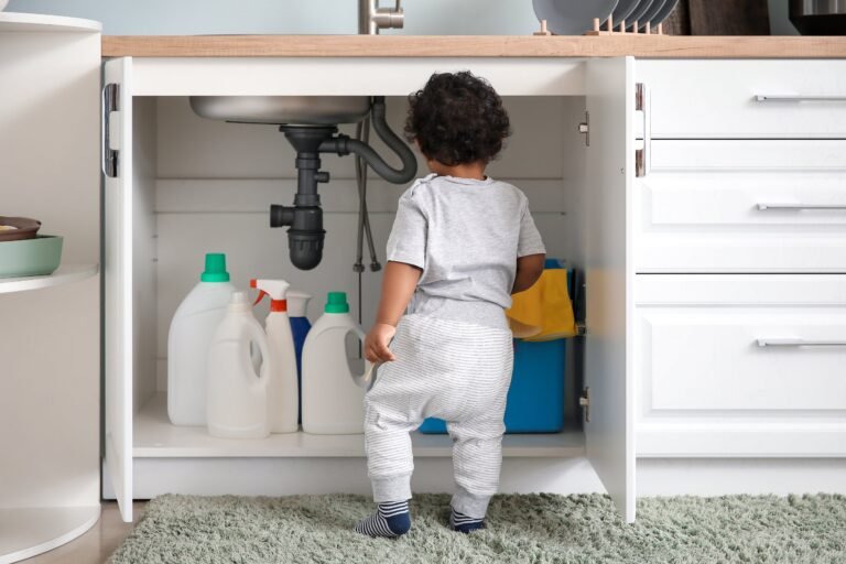 En el marco del Mes Nacional de Prevención de Envenenamientos, profesionales de la salud piden manejar y utilizar estos productos de manera responsable para evitar consecuencias graves o fatales