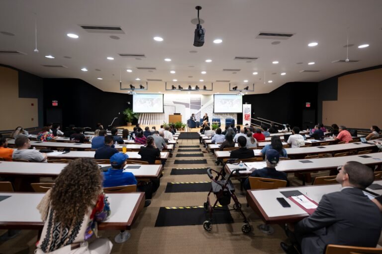 Expertos en derecho constitucional anticipan que el organismo podría permanecer por mucho más tiempo y reconocen la falta de voluntad del Congreso para modificar los requisitos de su salida