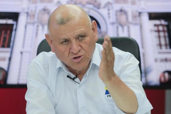 Napoleón Becerra, de 61 años, se dirigía a un acto político a menos de un mes de las elecciones generales en el país