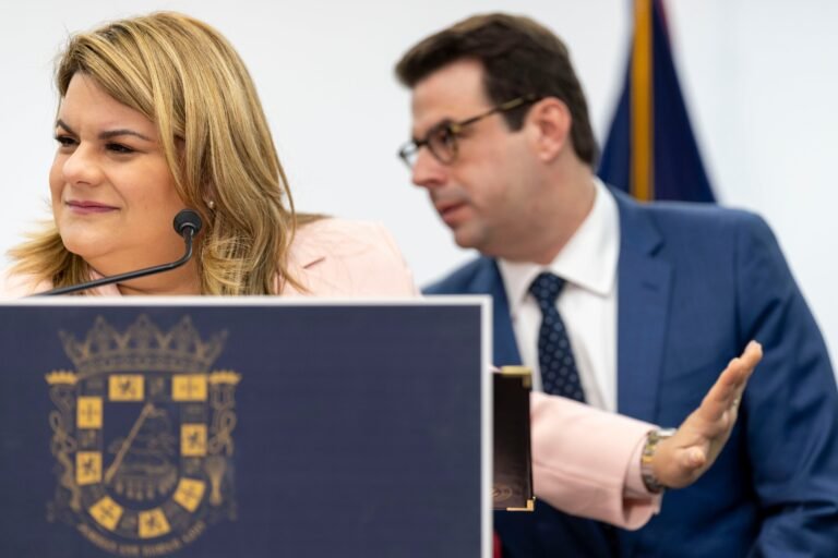 La gobernadora destaca que aún falta tiempo para la citación en Comisión Total, y afirma que Thomas Rivera Schatz quiere gobernar desde su escaño legislativo