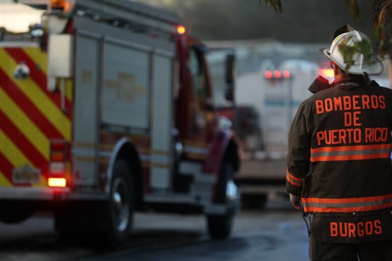 El incendio fue reportado a media tarde del martes en el piso 18 del edificio