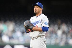 El dirigente de los Dodgers señala inconsistencia reciente y prepara una conversación con el relevista