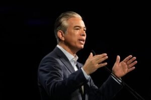 Se espera que el caso vaya a juicio en 2027 pero el estado solicitó un cese inmediato de las prácticas