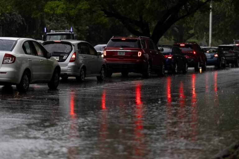 Sobre el riesgo de corrientes marinas, se mantendrá moderado en las playas del norte y este