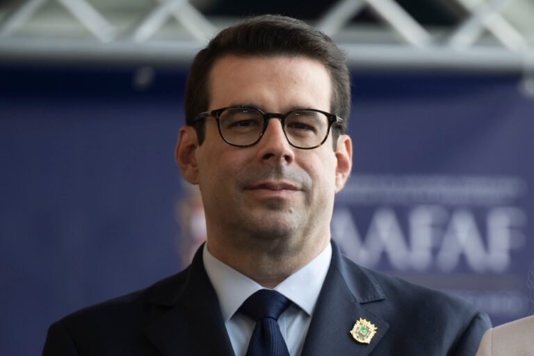 El secretario de la Gobernación cumplió con el requerimiento legislativo vinculado a la firma de cabildeo Politank, de la cual fue dueño hasta diciembre de 2024