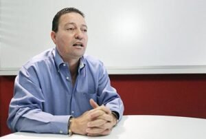 El funcionario se ausentará temporalmente del ayuntamiento mientras recibe tratamiento para la mielofibrosis