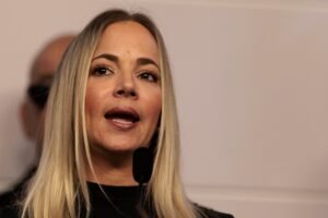 La senadora independiente solicitó una investigación ante la sospecha de que están operando en violación al Código Penal