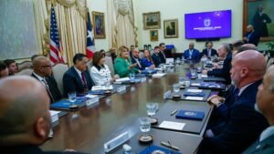 Pero el superintendente de la Policía, Joseph González, advirtió que aún no se ha concretado la iniciativa, por lo que se desconoce cuándo comenzaría y cuántos empleados se impactarían