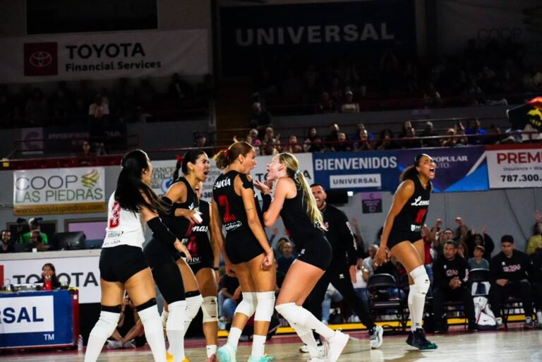 Del drama a la celebración: las Leonas eliminan con autoridad a Caguas en tres sets en el séptimo juego