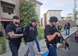 La Policía llevó a cabo un operativo para diligenciar un allanamiento en el residencial Luis Muñoz Morales