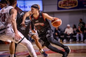 Según el historiador Paquito Rodríguez el récord negativo le pertenece al propio Quebradillas, cuando en 1960 jugó para 0-20