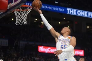 La sustitución se debe a la lesión en una práctica del refuerzo Terrence Davis, un día después de brillar en la victoria sobre Santurce