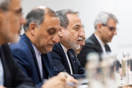 Las conversaciones previstas para el sábado se producen en un momento en que gran parte del mundo está en vilo por una guerra