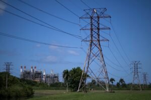 Ambos operadores privados quedaron insatisfechos con la determinación final y podrían presentar solicitudes de revisión ante la agencia reguladora o una apelación ante los tribunales