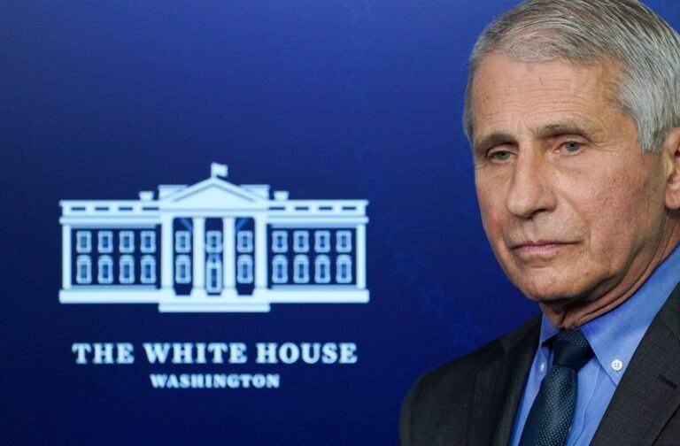 El doctor David Morens se enfrenta a cargos federales por presunto encubrimiento de correos electrónicos durante la pandemia